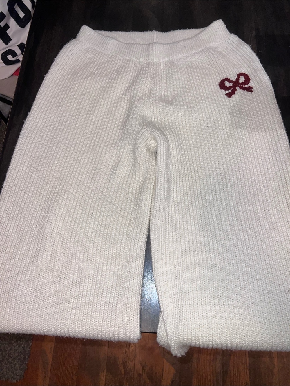 Cozy White Knit Leggings with Red Bow Accent